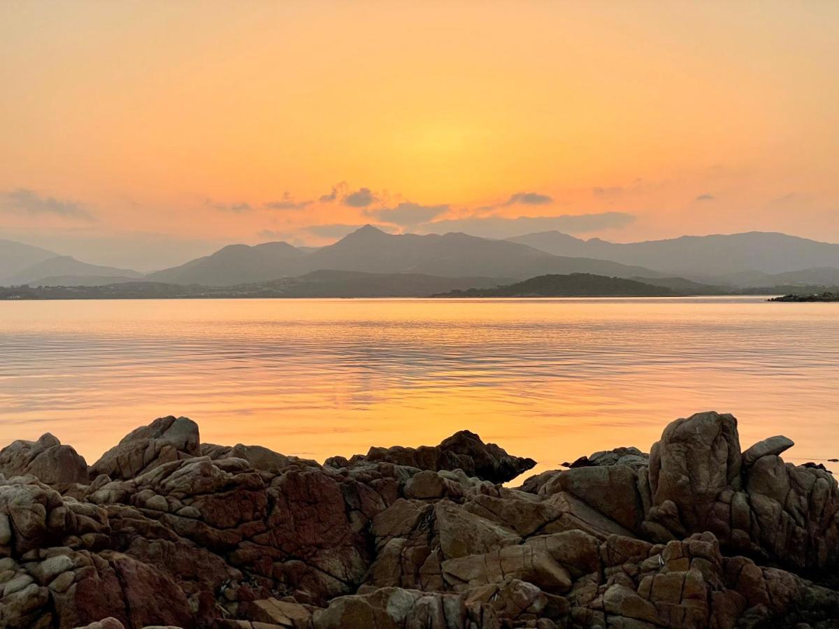 San Teodoro Punta Est Delizioso Monolocale Vista Mareアパートメント エクステリア 写真