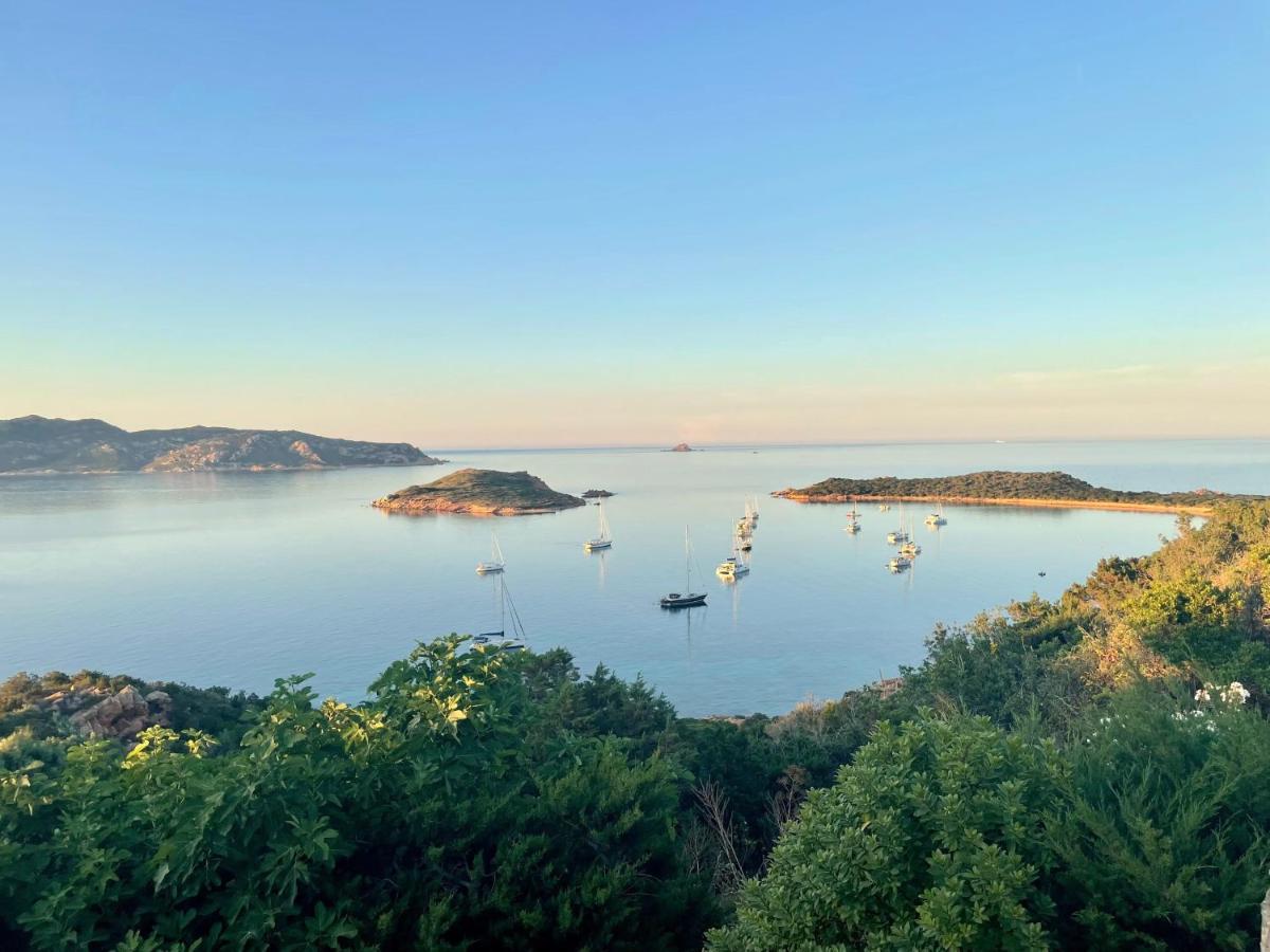 San Teodoro Punta Est Delizioso Monolocale Vista Mareアパートメント エクステリア 写真