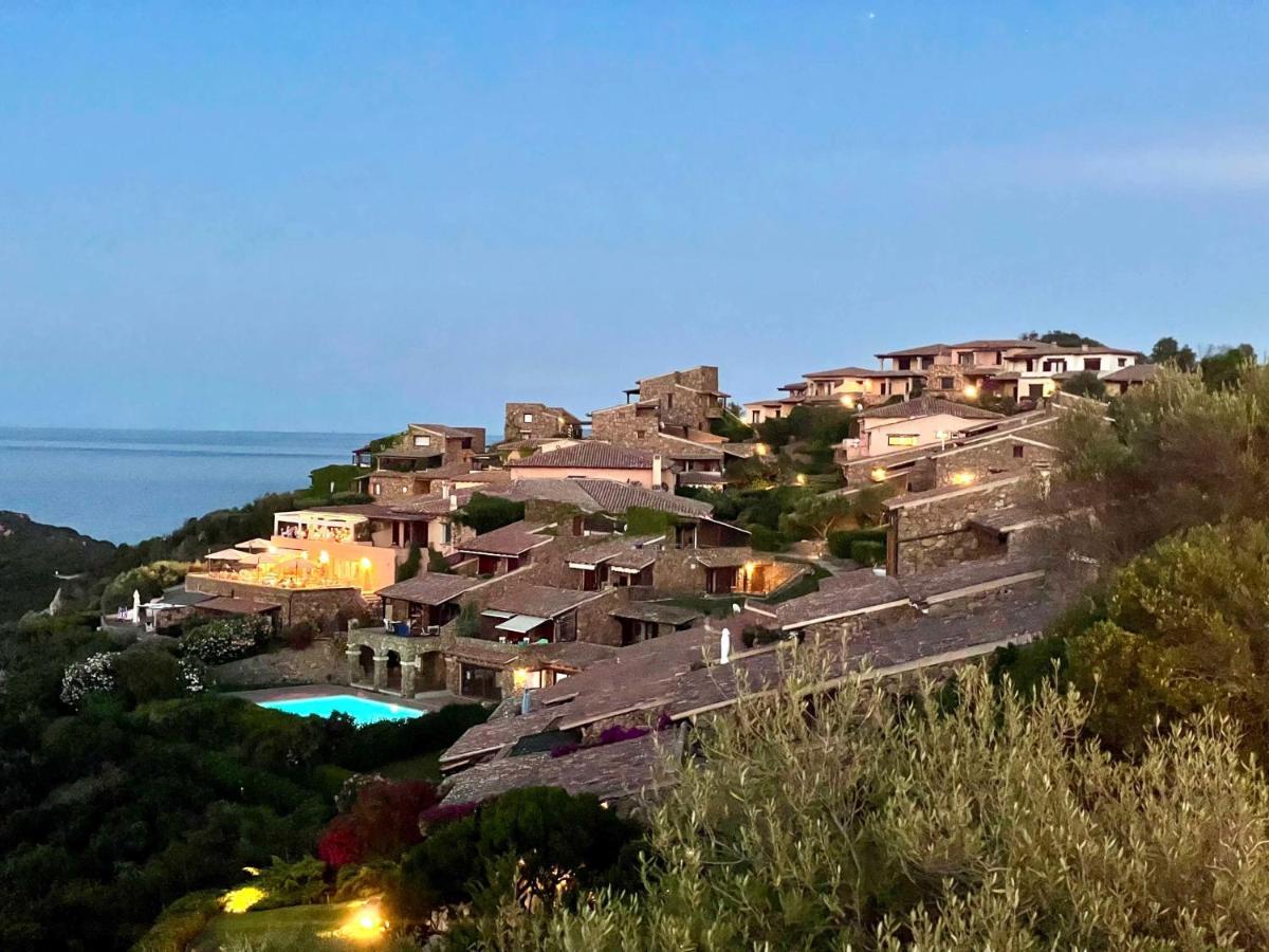 San Teodoro Punta Est Delizioso Monolocale Vista Mareアパートメント エクステリア 写真